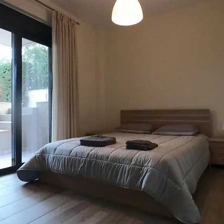 Apartmán 65 Sqm Modern House With 600 Sqm Garden For 4 Guests *