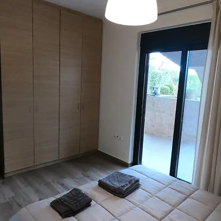 Apartmán 65 Sqm Modern House With 600 Sqm Garden For 4 Guests
