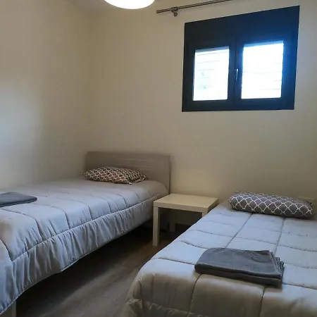 65 Sqm Modern House With 600 Sqm Garden For 4 Guests *