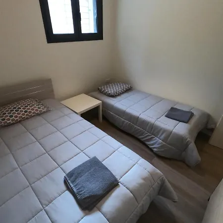 65 Sqm Modern House With 600 Sqm Garden For 4 Guests Apartmán
