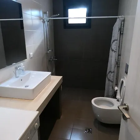 65 Sqm Modern House With 600 Sqm Garden For 4 Guests *