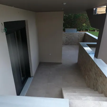 65 Sqm Modern House With 600 Sqm Garden For 4 Guests Apartmán *