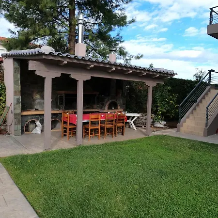 65 Sqm Modern House With 600 Sqm Garden For 4 Guests Apartmán Dhrosiá