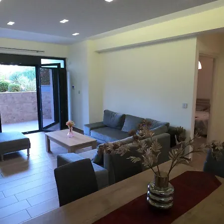 Apartmán 65 Sqm Modern House With 600 Sqm Garden For 4 Guests Dhrosiá